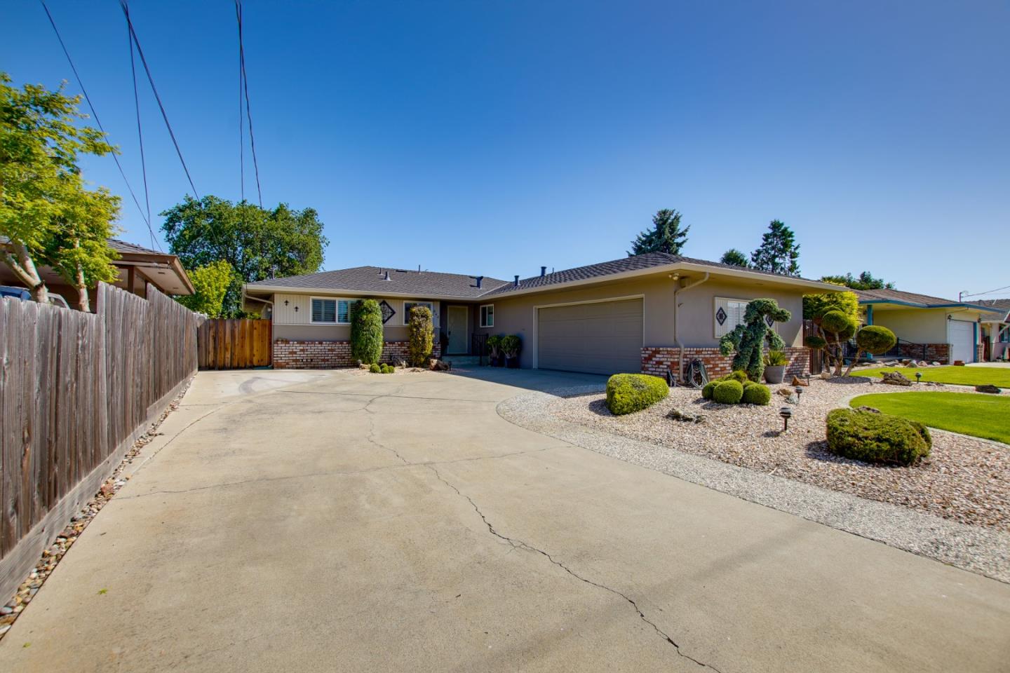 840 South St, Hollister, CA 95023 photo 2