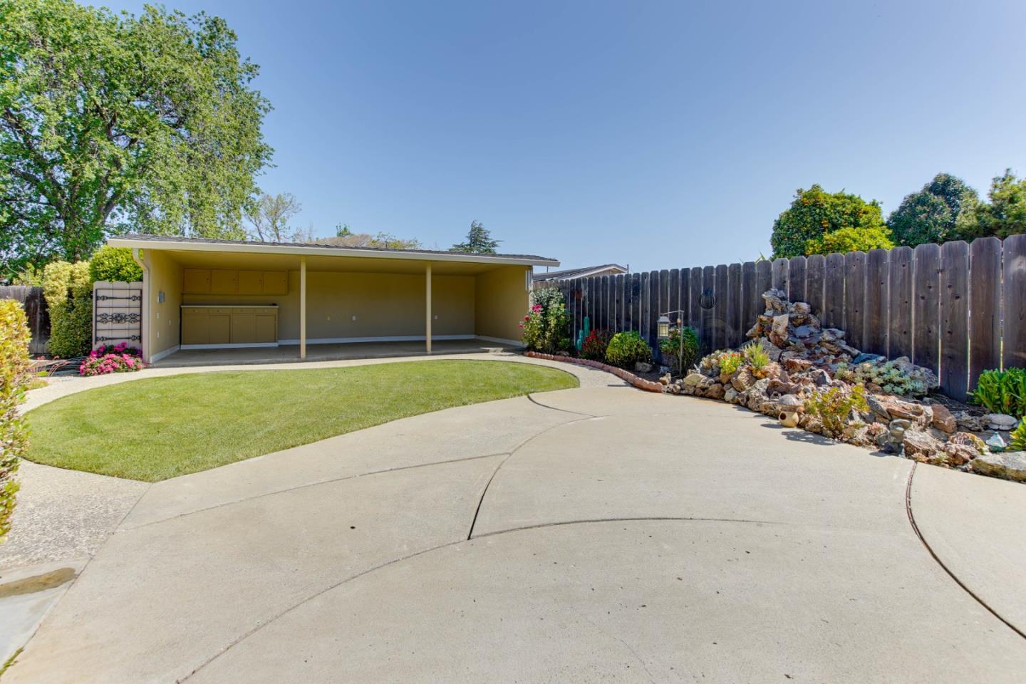 840 South St, Hollister, CA 95023 photo 31