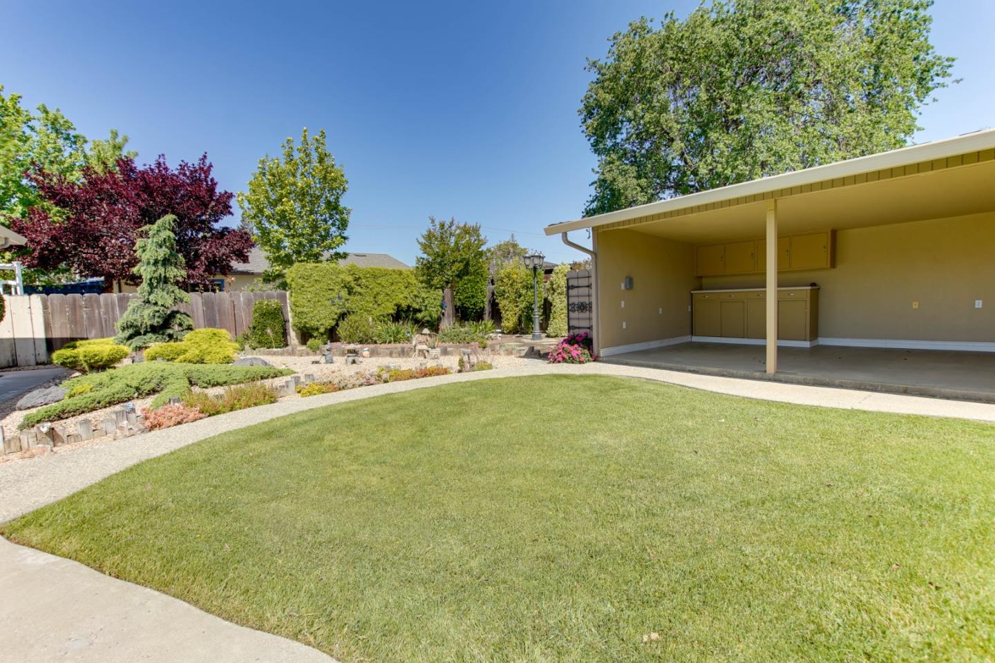 840 South St, Hollister, CA 95023 photo 32