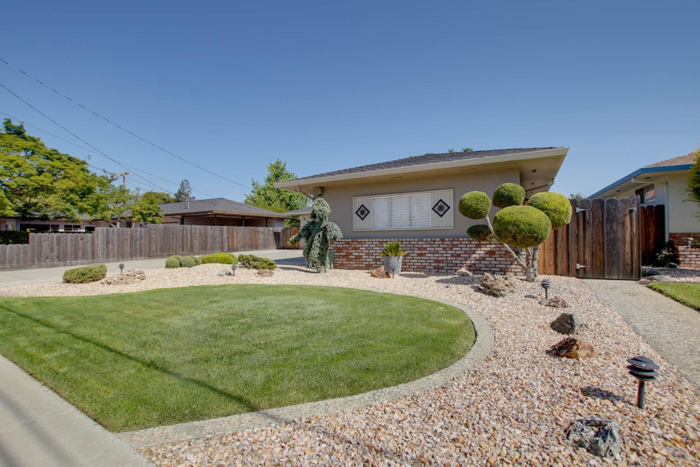 840 South St, Hollister, CA 95023 photo 4