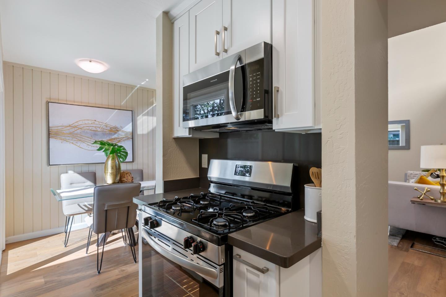 Detail Gallery Image 17 of 35 For 8 Cassandra Way, Mountain View,  CA 94043 - 2 Beds | 2 Baths