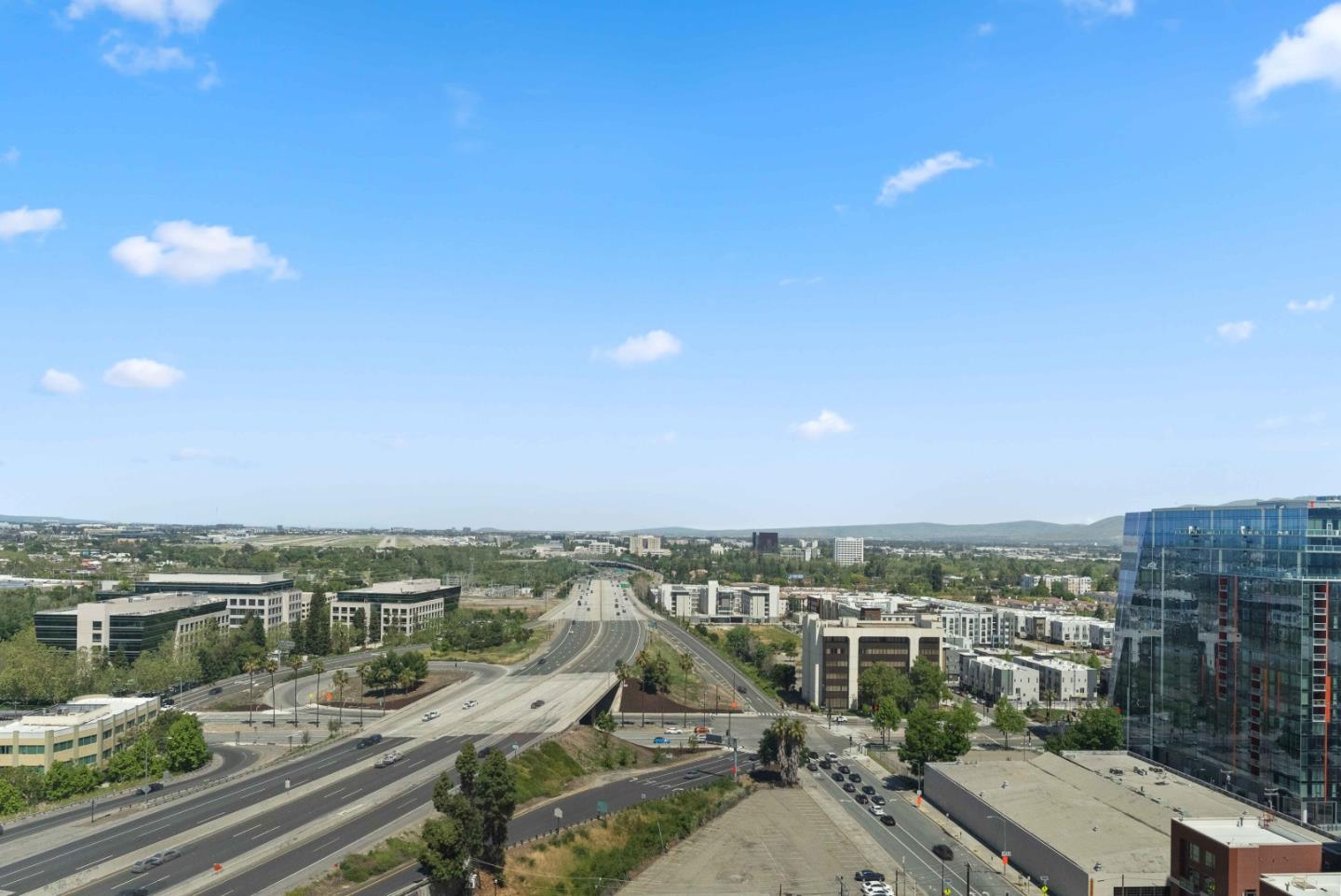 Detail Gallery Image 3 of 38 For 38 N Almaden Blvd #1913,  San Jose,  CA 95110 - 1 Beds | 1 Baths