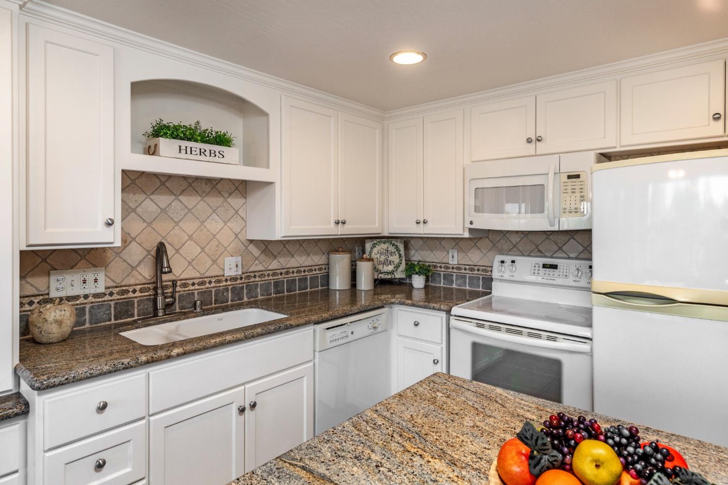 Detail Gallery Image 9 of 26 For 4992 Westmont Ave, San Jose,  CA 95130 - 3 Beds | 2 Baths