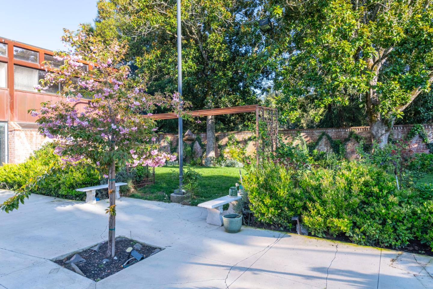 Detail Gallery Image 101 of 116 For 12 Las Aromas, Orinda,  CA 94563 - 8 Beds | 6/5 Baths