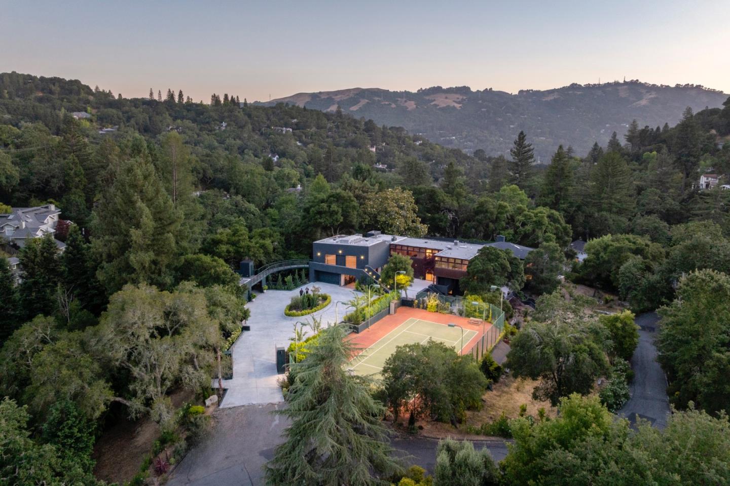 Detail Gallery Image 110 of 116 For 12 Las Aromas, Orinda,  CA 94563 - 8 Beds | 6/5 Baths