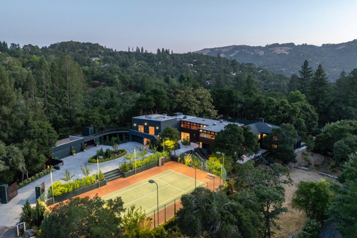 Detail Gallery Image 115 of 116 For 12 Las Aromas, Orinda,  CA 94563 - 8 Beds | 6/5 Baths
