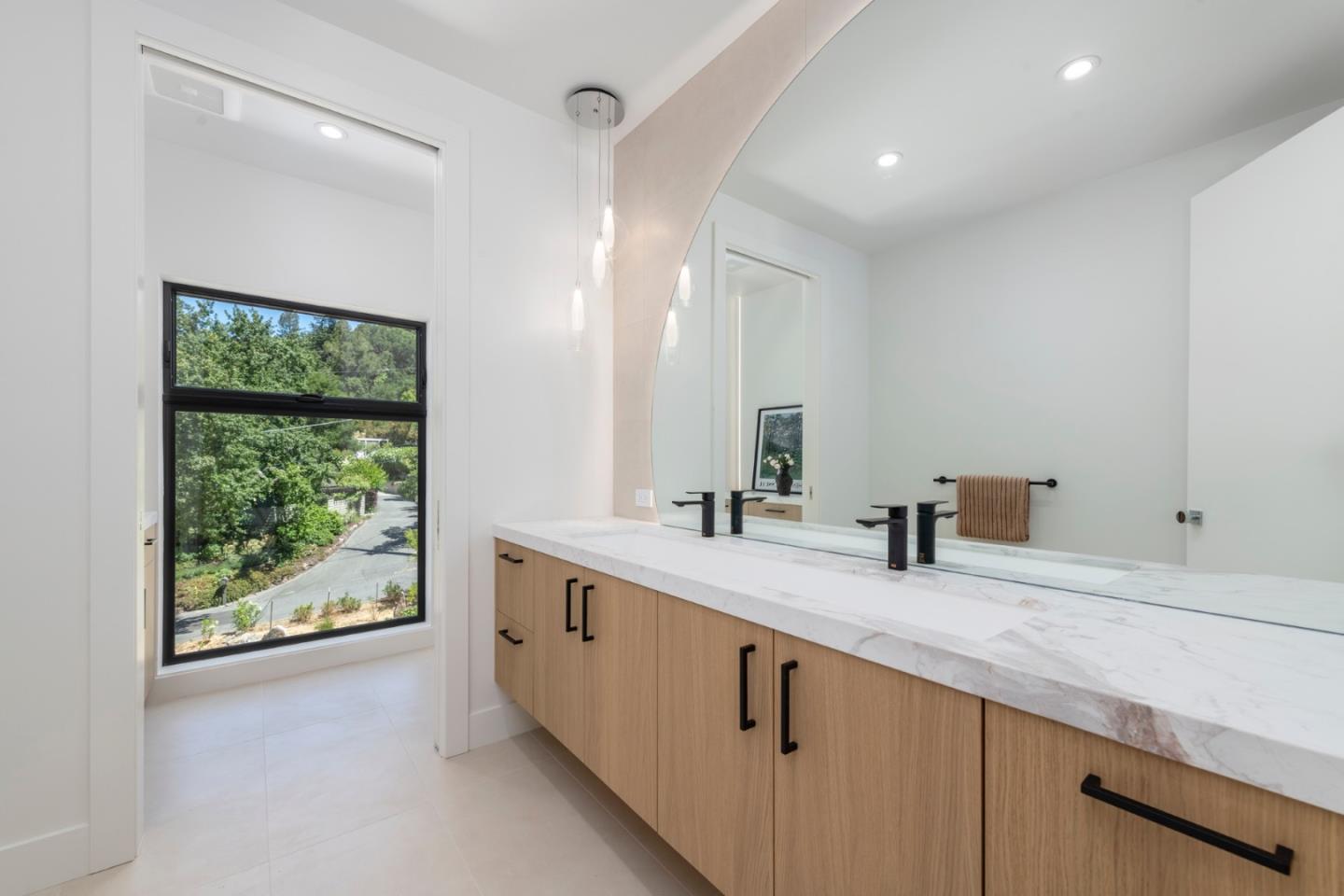 Detail Gallery Image 46 of 116 For 12 Las Aromas, Orinda,  CA 94563 - 8 Beds | 6/5 Baths