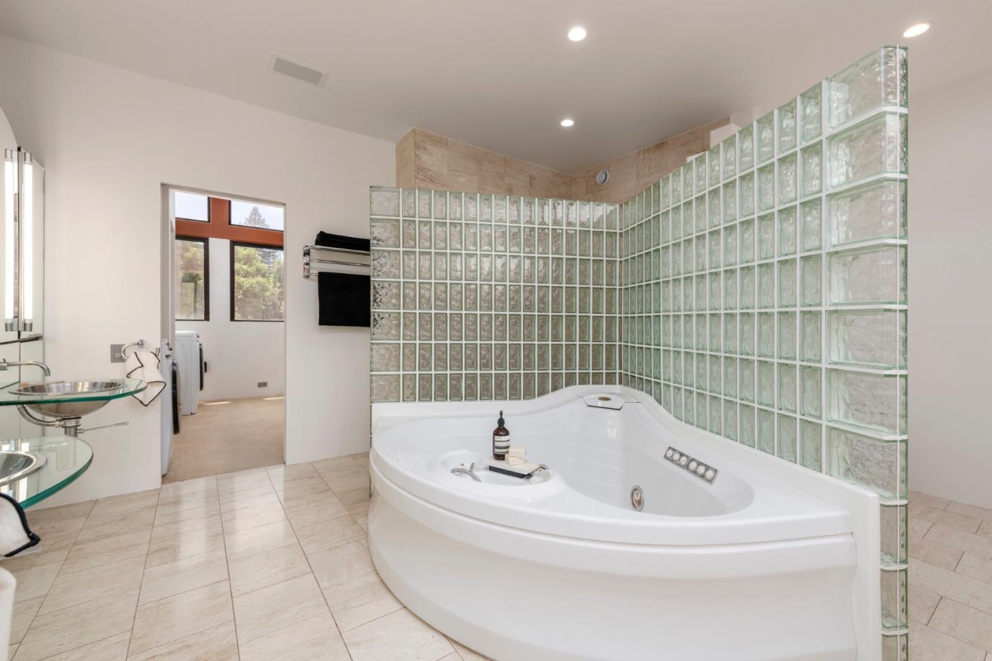 Detail Gallery Image 79 of 116 For 12 Las Aromas, Orinda,  CA 94563 - 8 Beds | 6/5 Baths