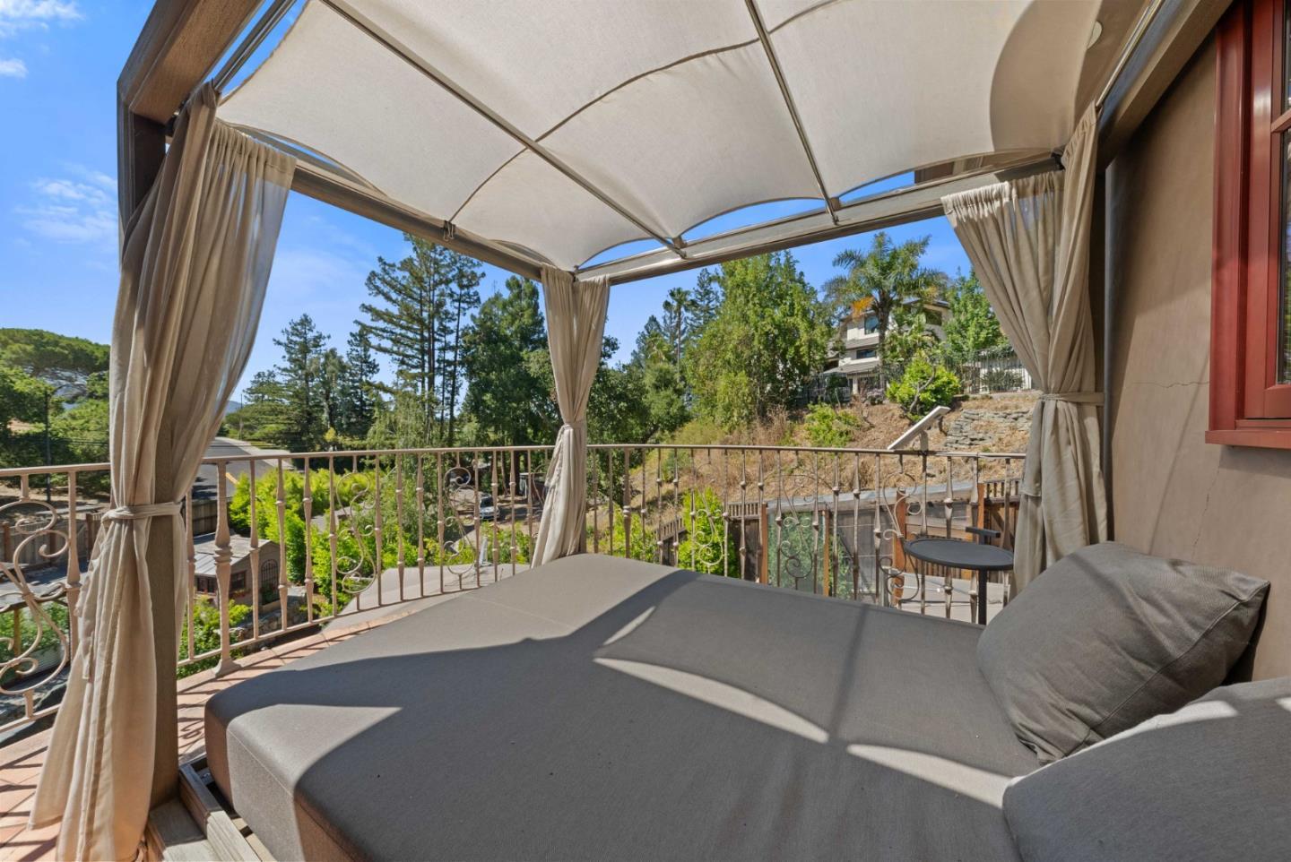 Detail Gallery Image 37 of 66 For 15985 Shannon Rd, Los Gatos,  CA 95032 - 5 Beds | 4/1 Baths