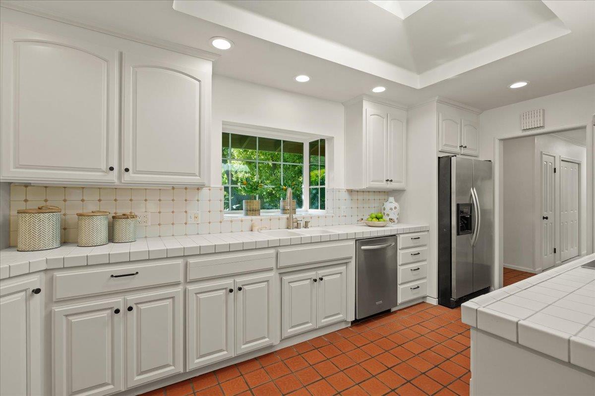 Detail Gallery Image 13 of 45 For 15550 Winchester Blvd, Los Gatos,  CA 95030 - 3 Beds | 2/1 Baths