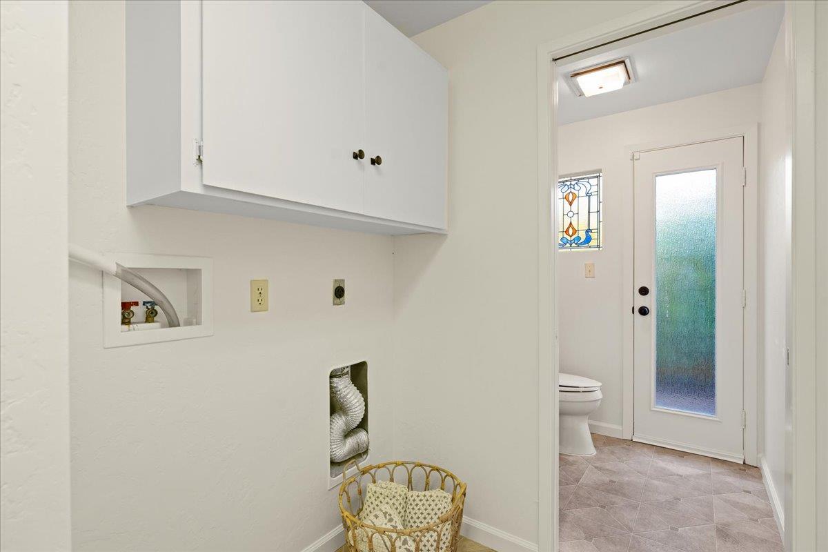 Detail Gallery Image 31 of 45 For 15550 Winchester Blvd, Los Gatos,  CA 95030 - 3 Beds | 2/1 Baths