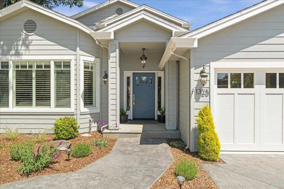 1325 Ensenada Way