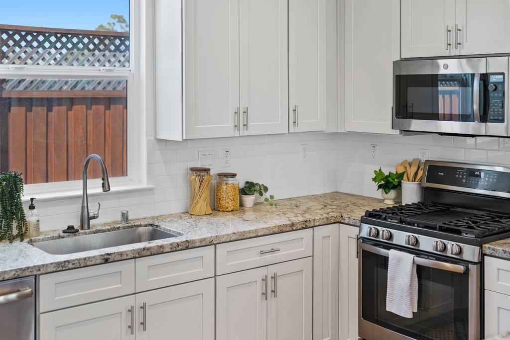 Detail Gallery Image 21 of 31 For 1509 Tera Ct, Capitola,  CA 95010 - 3 Beds | 2/1 Baths