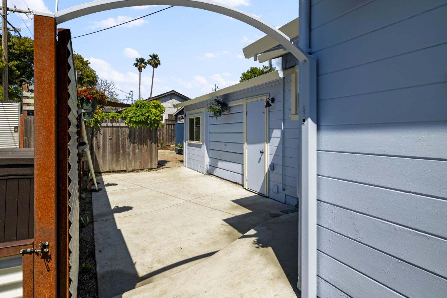 Detail Gallery Image 29 of 46 For 500 26th Ave, Santa Cruz,  CA 95062 - 2 Beds | 1 Baths