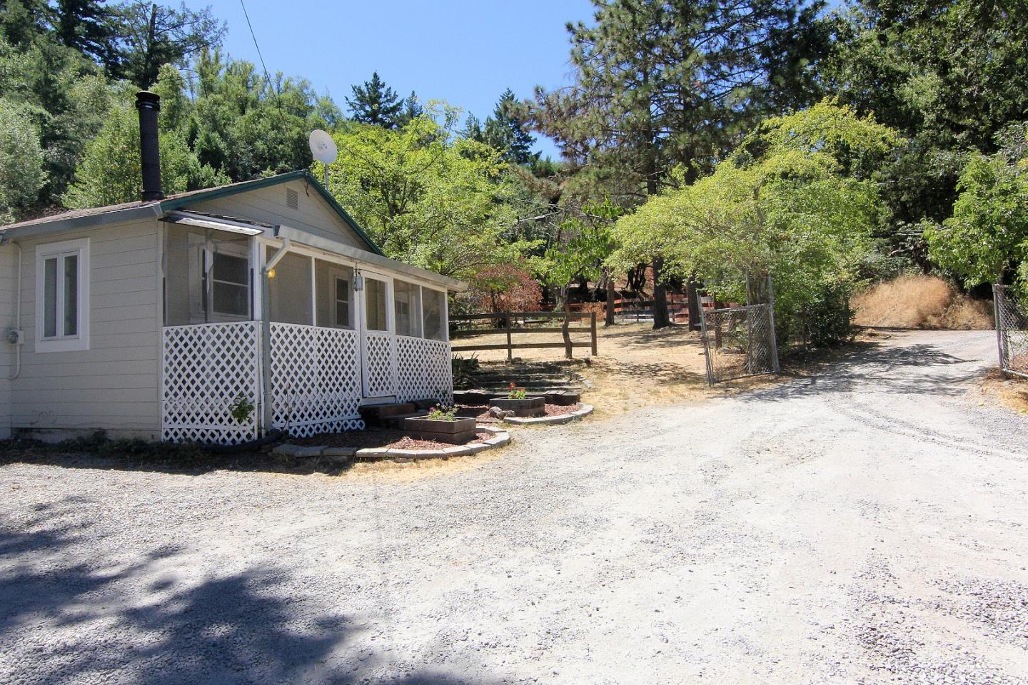 Detail Gallery Image 46 of 67 For 24766 Skyland Rd, Los Gatos,  CA 95033 - 2 Beds | 2 Baths