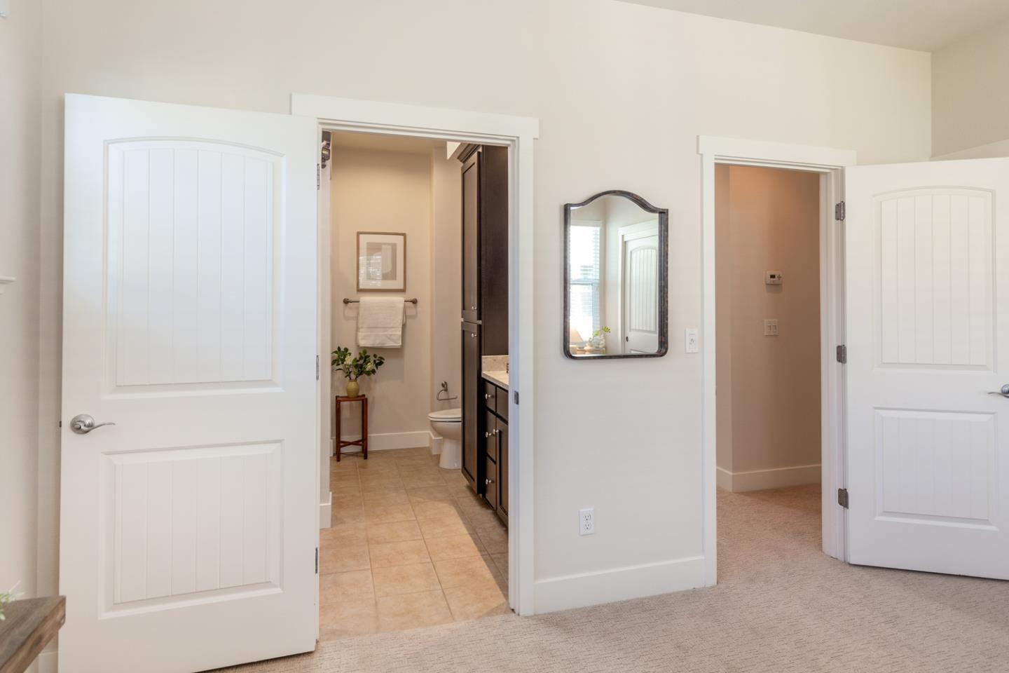 Detail Gallery Image 16 of 22 For 909 Arietta Dr, Mountain View,  CA 94043 - 4 Beds | 2/1 Baths
