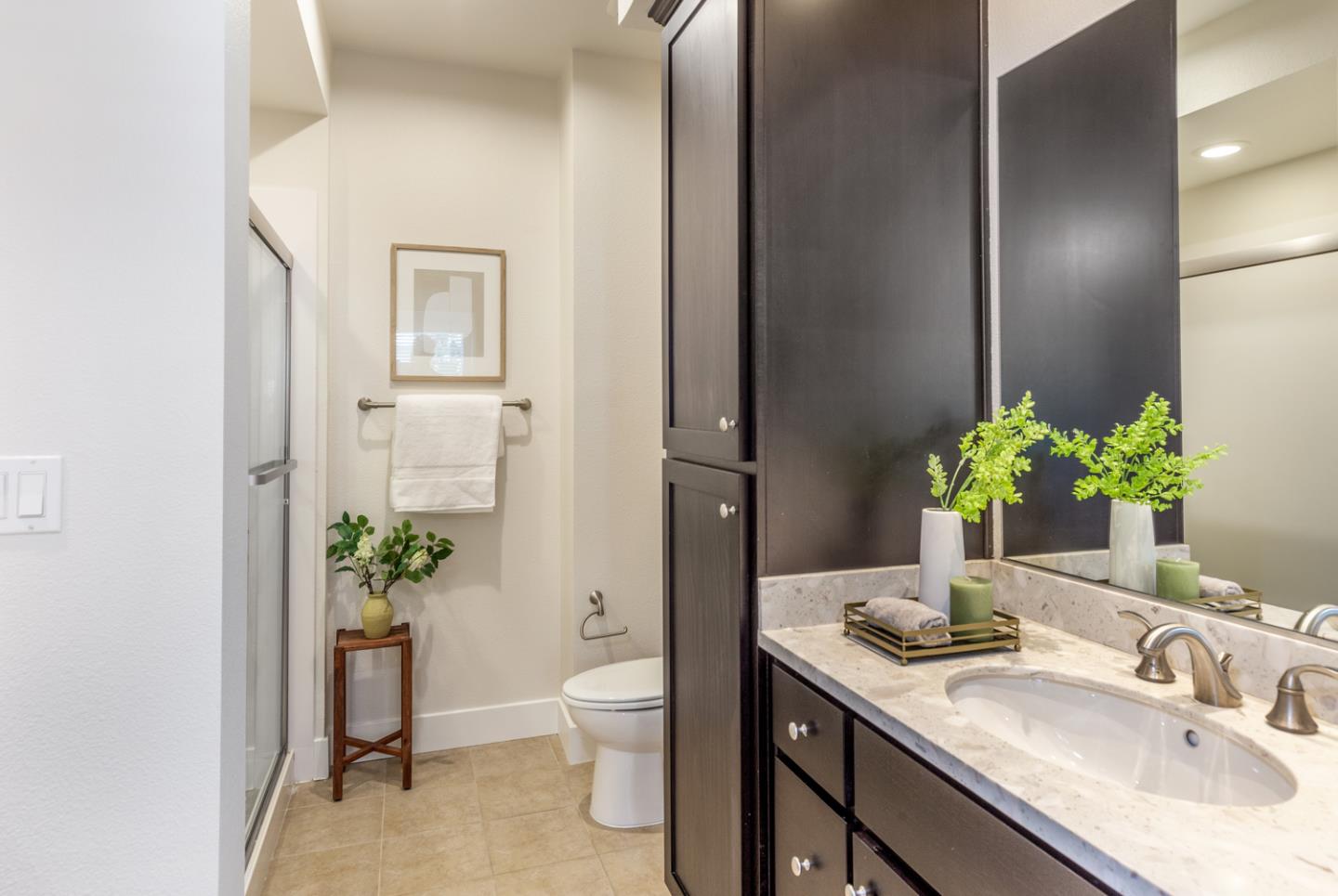 Detail Gallery Image 17 of 22 For 909 Arietta Dr, Mountain View,  CA 94043 - 4 Beds | 2/1 Baths