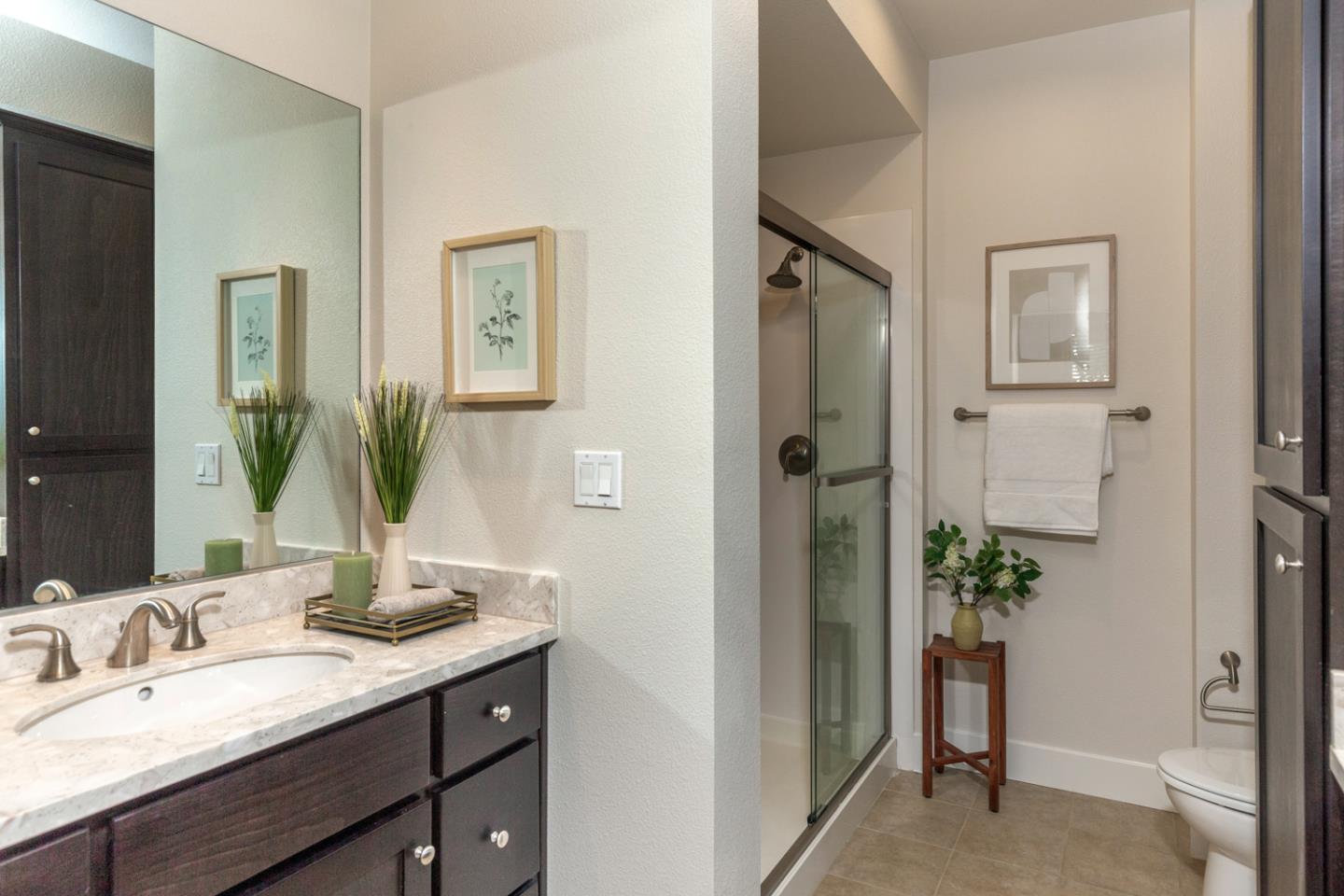 Detail Gallery Image 18 of 22 For 909 Arietta Dr, Mountain View,  CA 94043 - 4 Beds | 2/1 Baths
