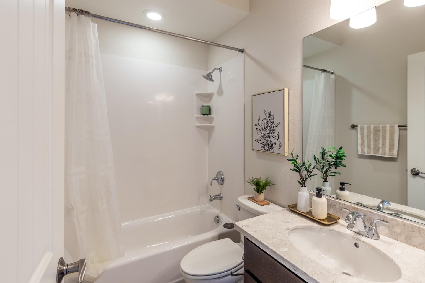 Detail Gallery Image 21 of 22 For 909 Arietta Dr, Mountain View,  CA 94043 - 4 Beds | 2/1 Baths