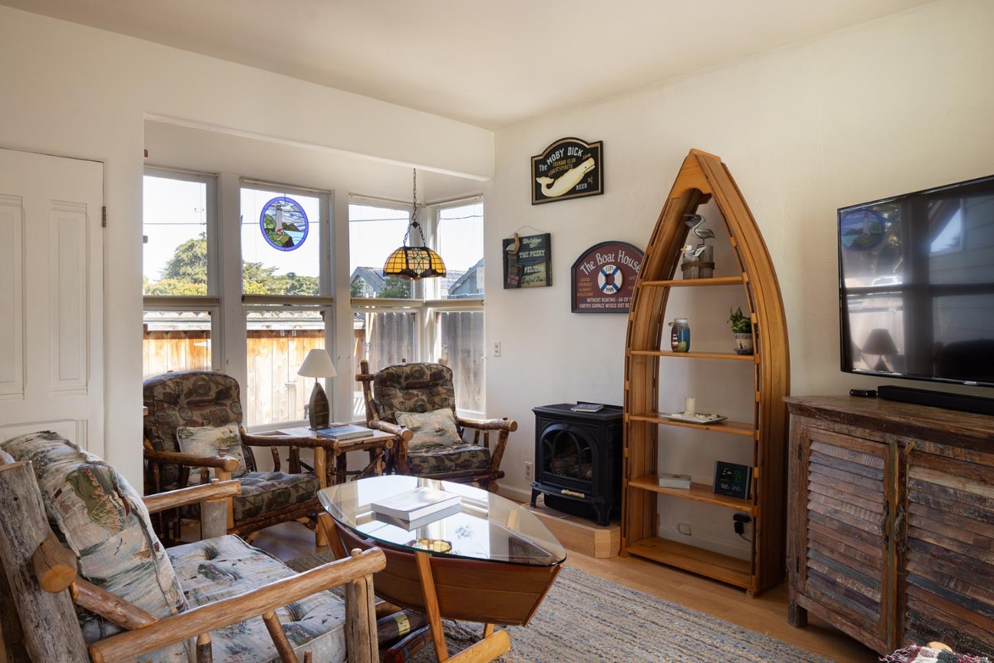 Detail Gallery Image 7 of 20 For 106 19th St, Pacific Grove,  CA 93950 - 3 Beds | 2 Baths