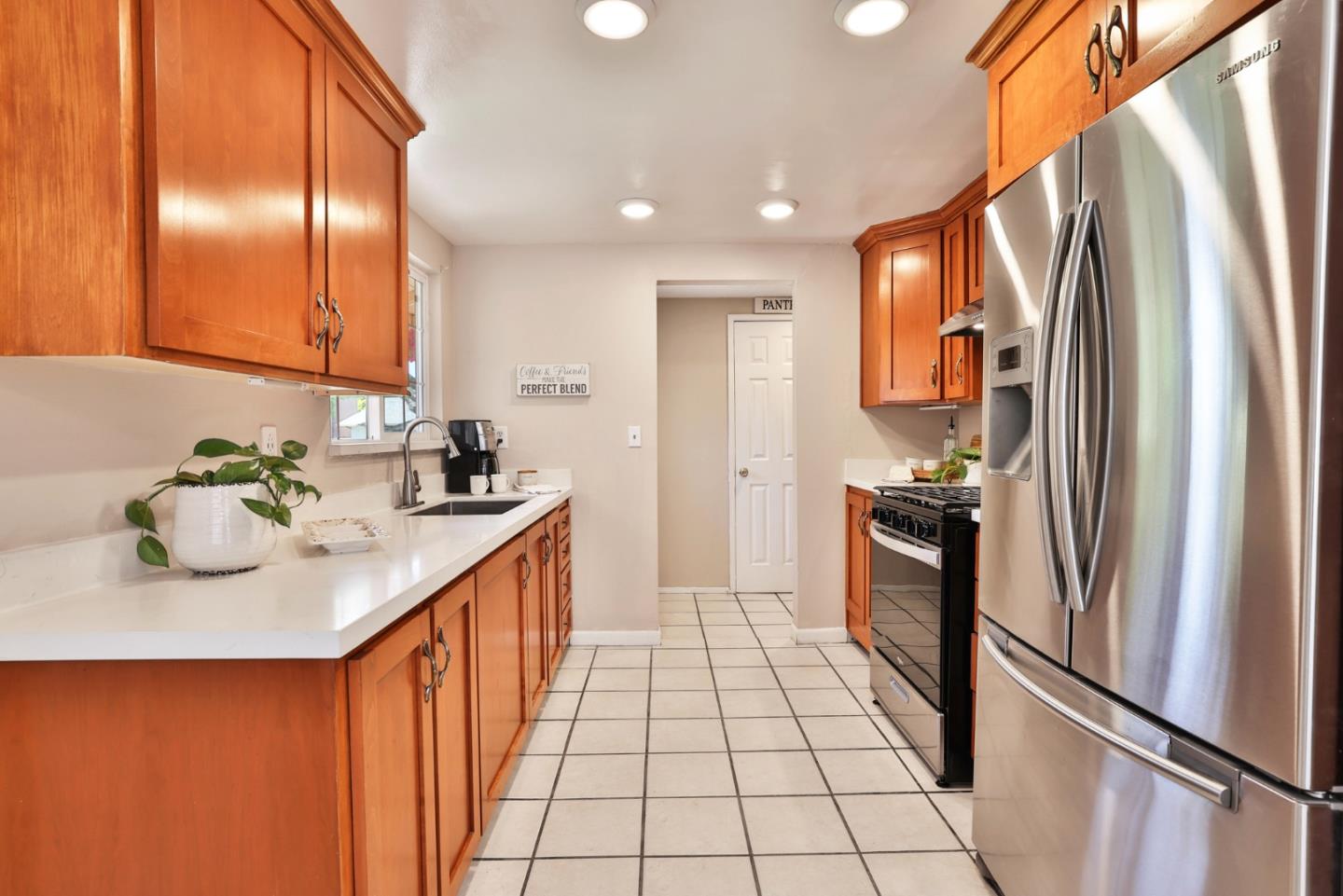 Detail Gallery Image 5 of 33 For 1183 Lassen Ave, Milpitas,  CA 95035 - 3 Beds | 2 Baths