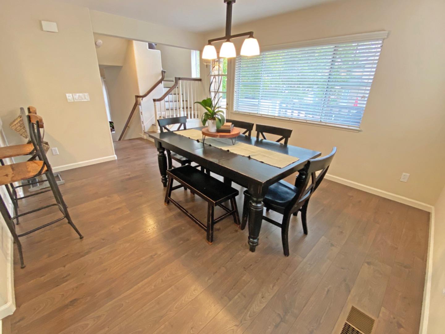 Detail Gallery Image 5 of 18 For 478 Mill River Ln, San Jose,  CA 95134 - 3 Beds | 2/1 Baths