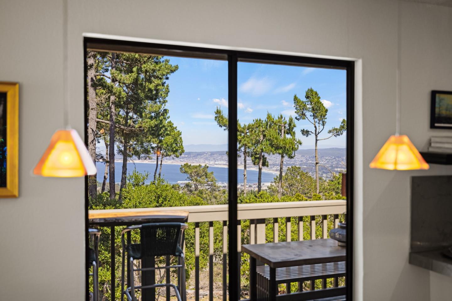 Detail Gallery Image 8 of 32 For 70 Forest Ridge Rd #1,  Monterey,  CA 93940 - 2 Beds | 2/1 Baths