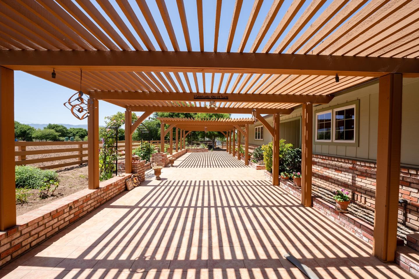Detail Gallery Image 10 of 39 For 29265 Chualar Canyon Rd, Chualar,  CA 93925 - 4 Beds | 3/1 Baths