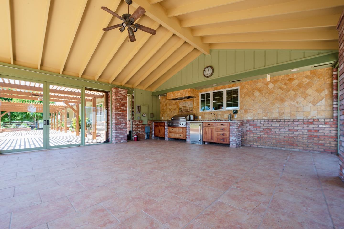 Detail Gallery Image 7 of 39 For 29265 Chualar Canyon Rd, Chualar,  CA 93925 - 4 Beds | 3/1 Baths