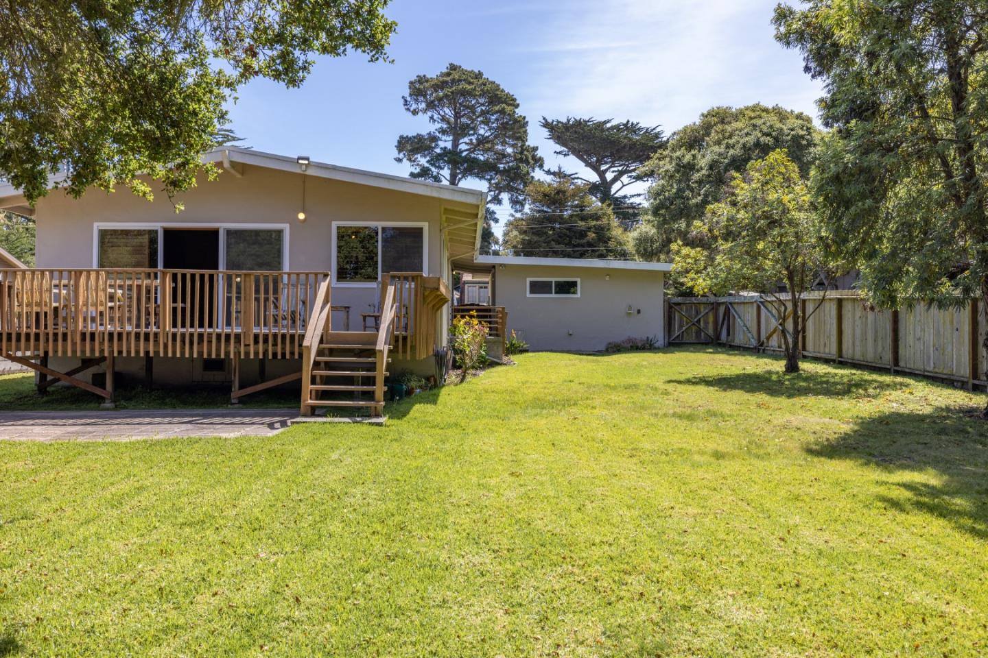 Detail Gallery Image 17 of 25 For 466 Evergreen Rd, Pacific Grove,  CA 93950 - 3 Beds | 2 Baths