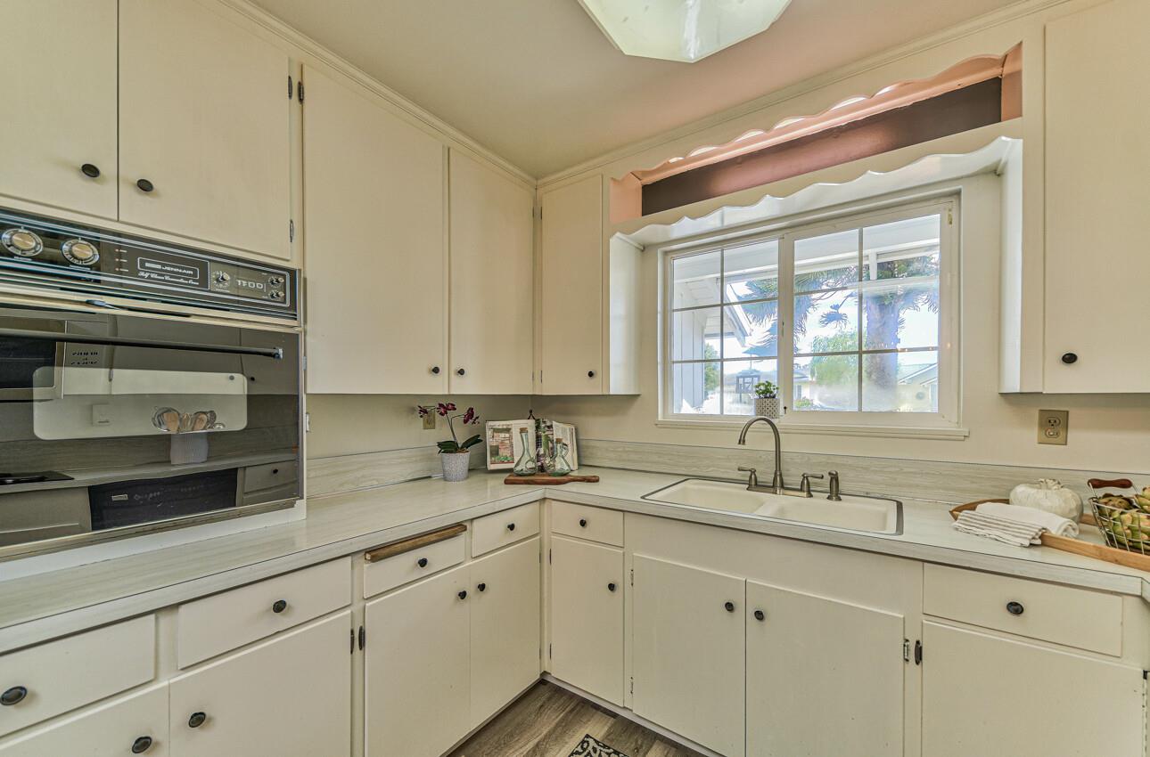 Detail Gallery Image 13 of 37 For 240 Columbine Dr, Salinas,  CA 93906 - 3 Beds | 2 Baths