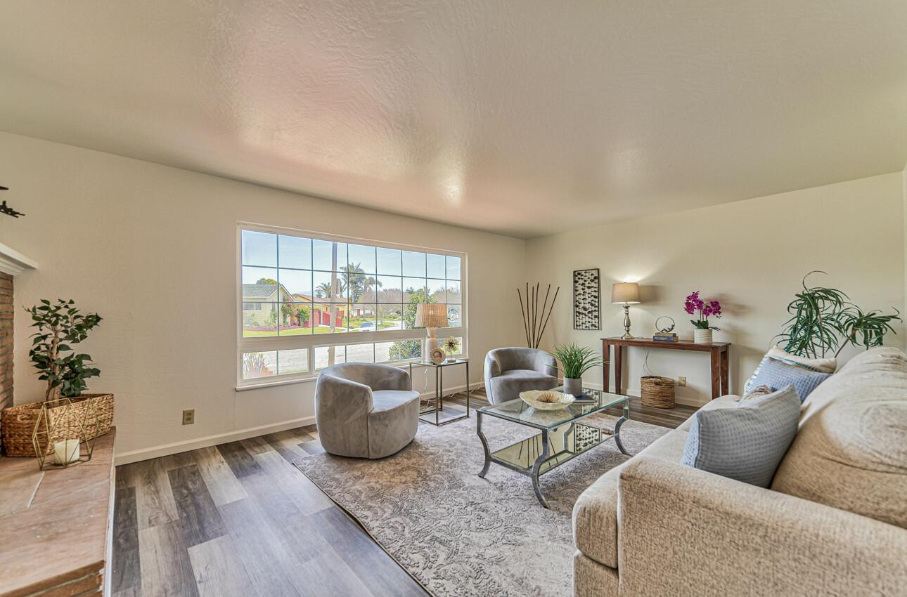 Detail Gallery Image 8 of 37 For 240 Columbine Dr, Salinas,  CA 93906 - 3 Beds | 2 Baths