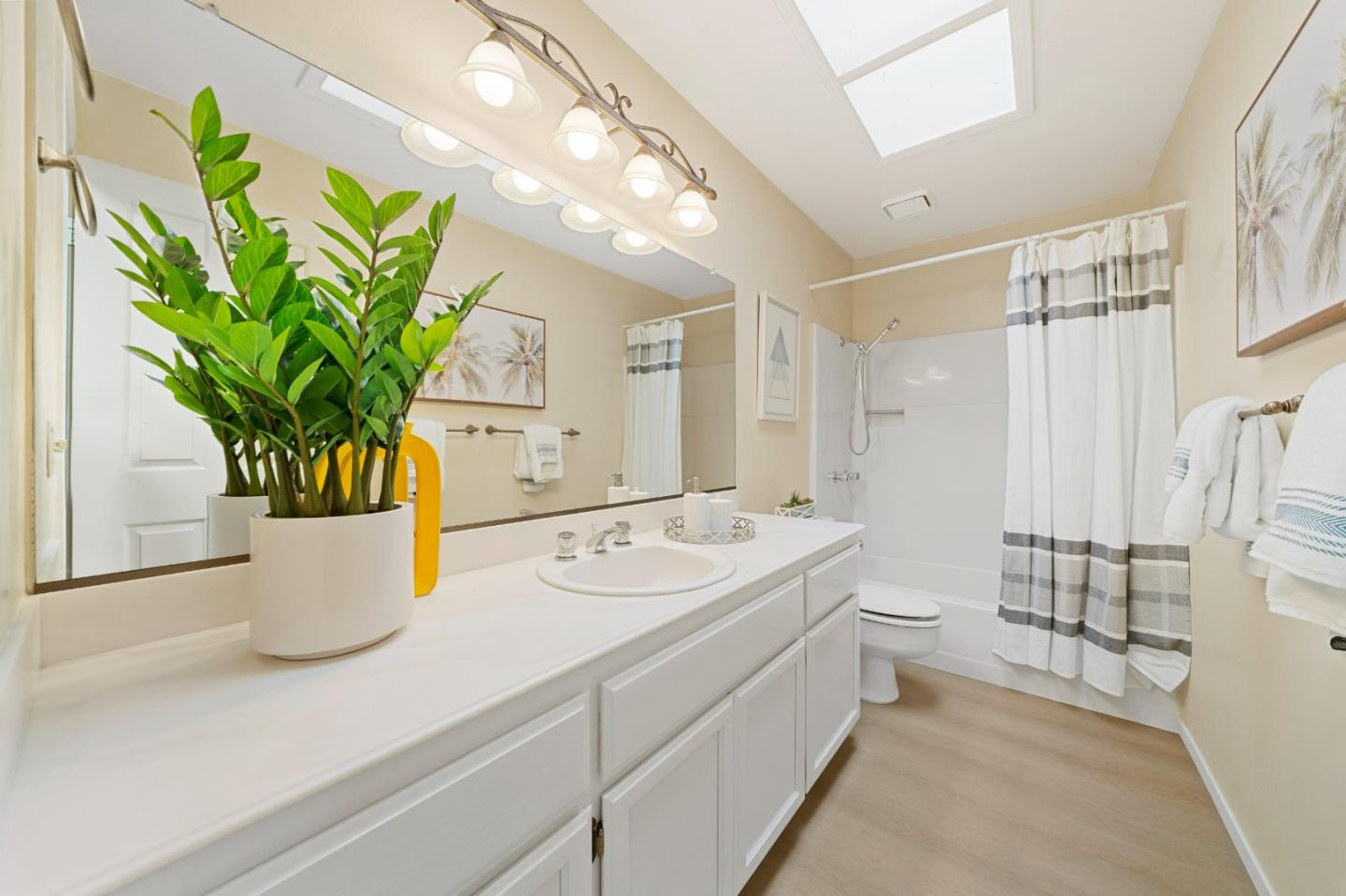 Detail Gallery Image 24 of 42 For 1561 De Anza Blvd, San Mateo,  CA 94403 - 3 Beds | 2 Baths