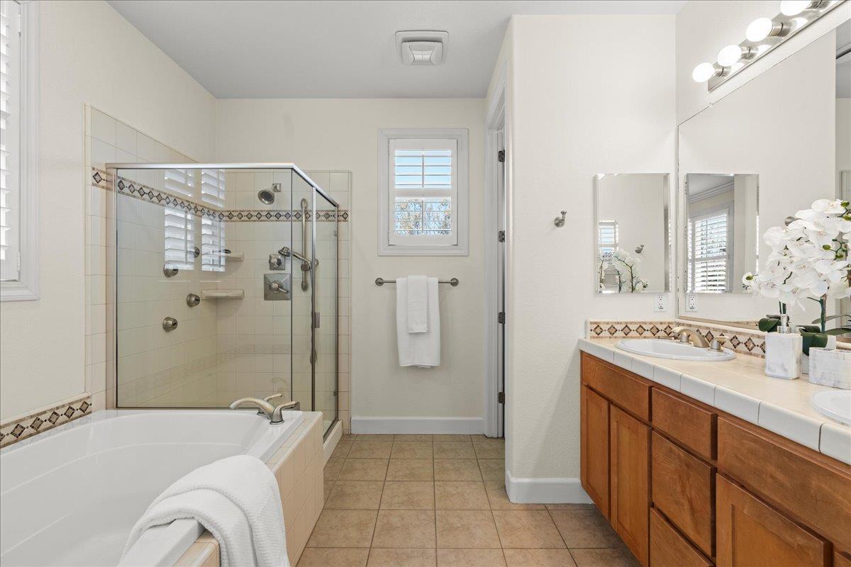 Detail Gallery Image 16 of 31 For 1054 Jena Ter, Sunnyvale,  CA 94089 - 4 Beds | 3/1 Baths