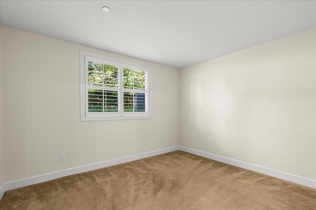 Detail Gallery Image 23 of 31 For 1054 Jena Ter, Sunnyvale,  CA 94089 - 4 Beds | 3/1 Baths