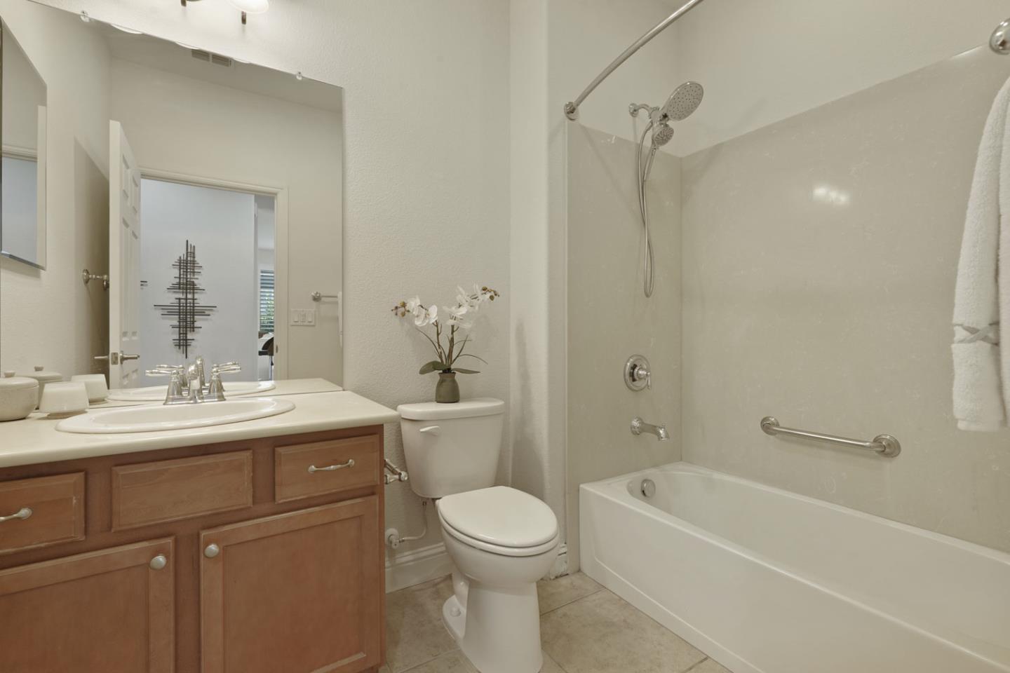 Detail Gallery Image 19 of 63 For 2454 Rockbrook Ln, Manteca,  CA 95336 - 2 Beds | 2 Baths