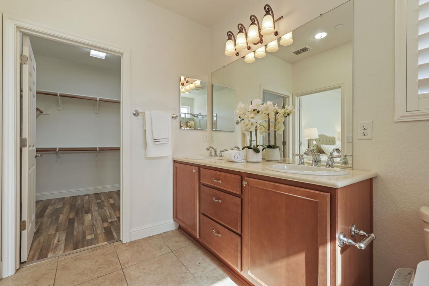 Detail Gallery Image 25 of 51 For 2454 Rockbrook Ln, Manteca,  CA 95336 - 2 Beds | 2 Baths