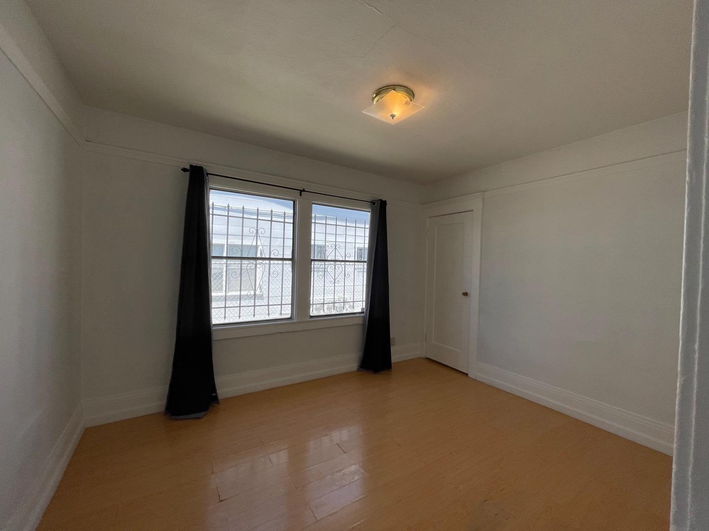 Detail Gallery Image 9 of 22 For 9508 Olive St, Oakland,  CA 94603 - 2 Beds | 1 Baths