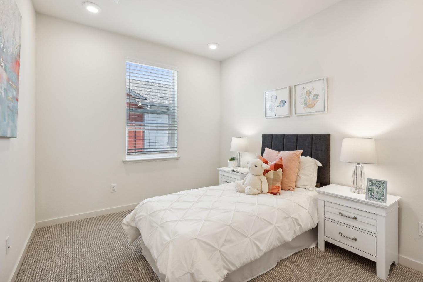 Detail Gallery Image 22 of 34 For 834 Julian Ter #4,  Sunnyvale,  CA 94085 - 3 Beds | 2/2 Baths