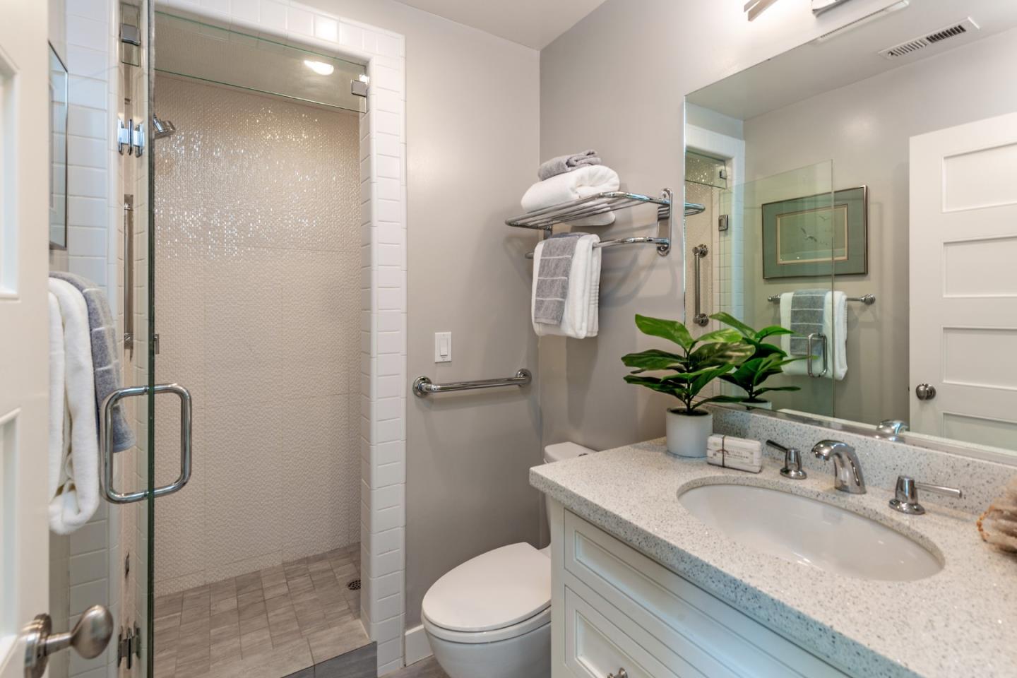 Detail Gallery Image 15 of 28 For 44 Bay Tree Ln, Los Altos,  CA 94022 - 2 Beds | 2 Baths