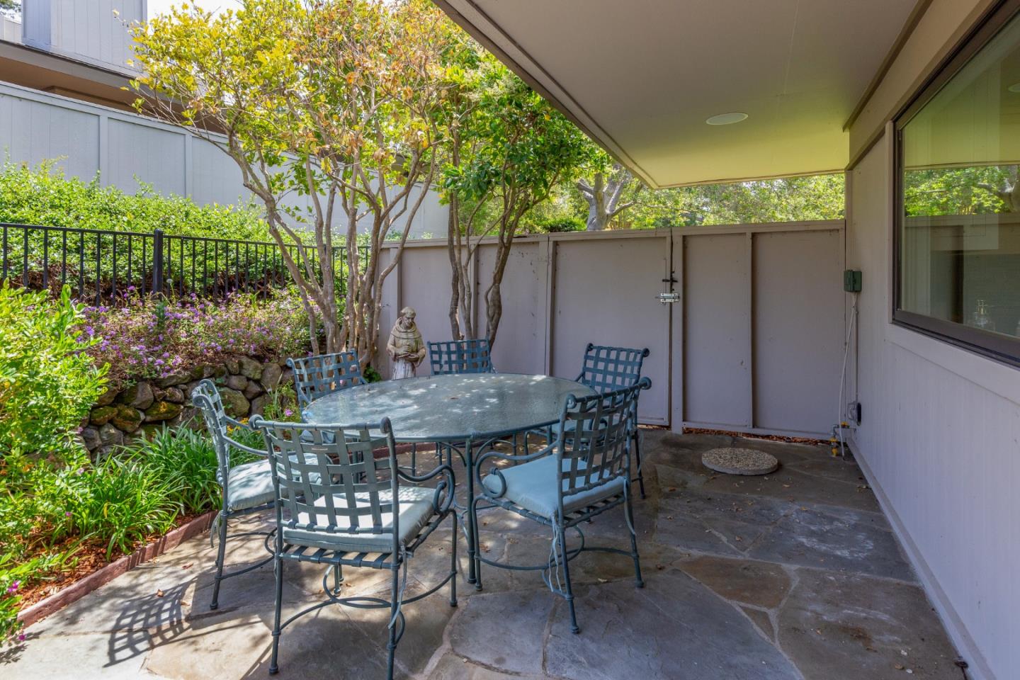 Detail Gallery Image 18 of 28 For 44 Bay Tree Ln, Los Altos,  CA 94022 - 2 Beds | 2 Baths