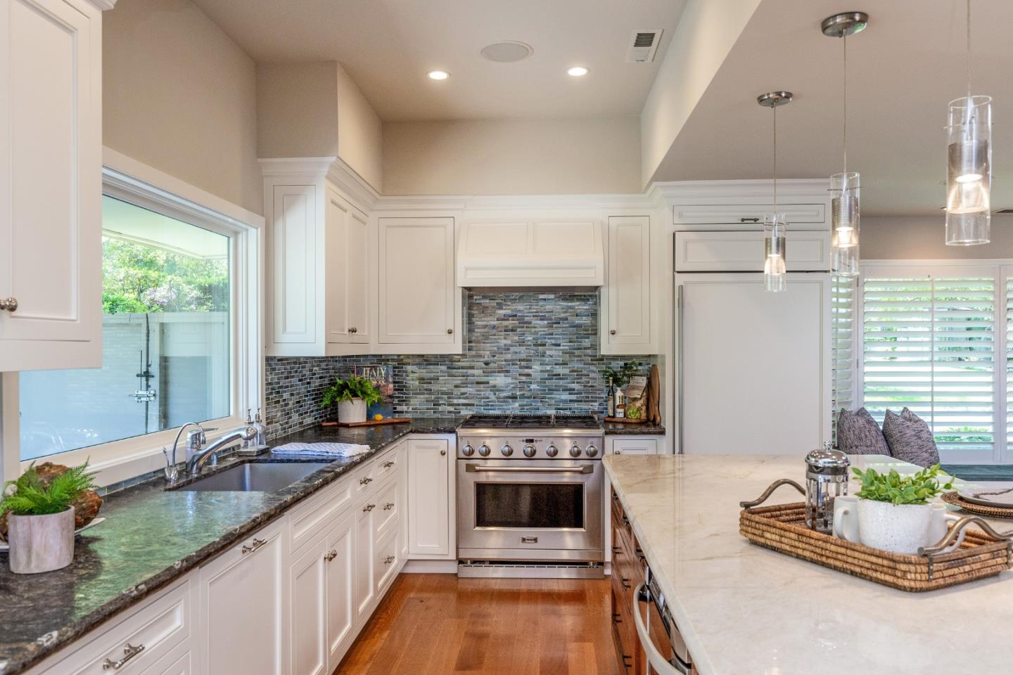 Detail Gallery Image 7 of 28 For 44 Bay Tree Ln, Los Altos,  CA 94022 - 2 Beds | 2 Baths