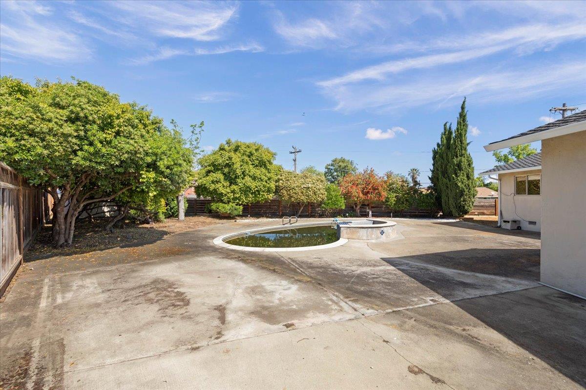 Detail Gallery Image 22 of 33 For 1949 Laurinda Dr, San Jose,  CA 95124 - 3 Beds | 2 Baths