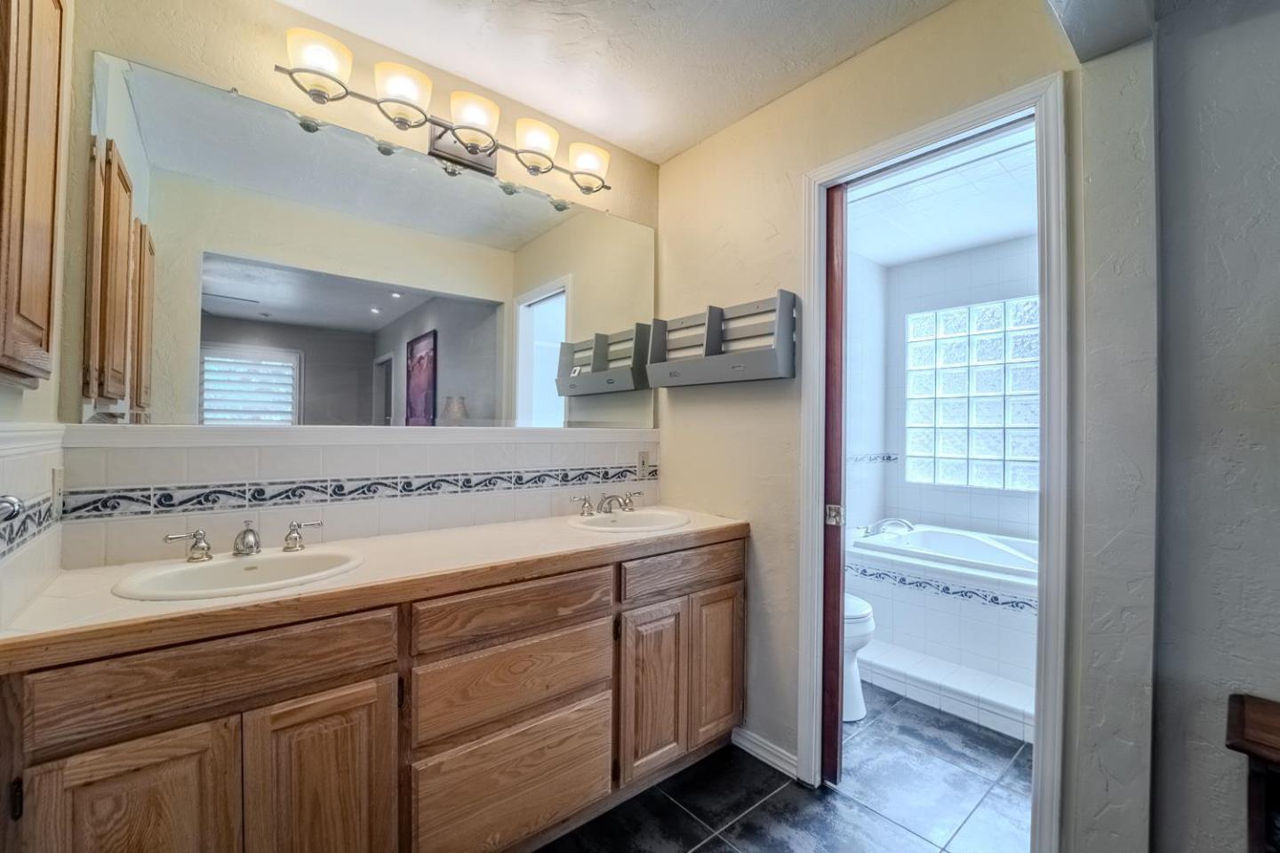 Detail Gallery Image 28 of 90 For 7259 White Oak Ln, Browns Valley,  CA 95918 - 2 Beds | 2 Baths