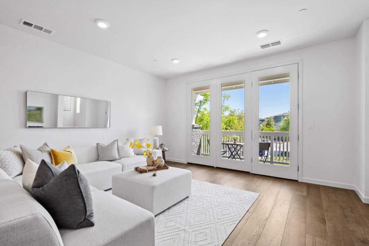 Detail Gallery Image 1 of 60 For 817 Galt Ter #2,  Sunnyvale,  CA 94085 - 3 Beds | 2/2 Baths