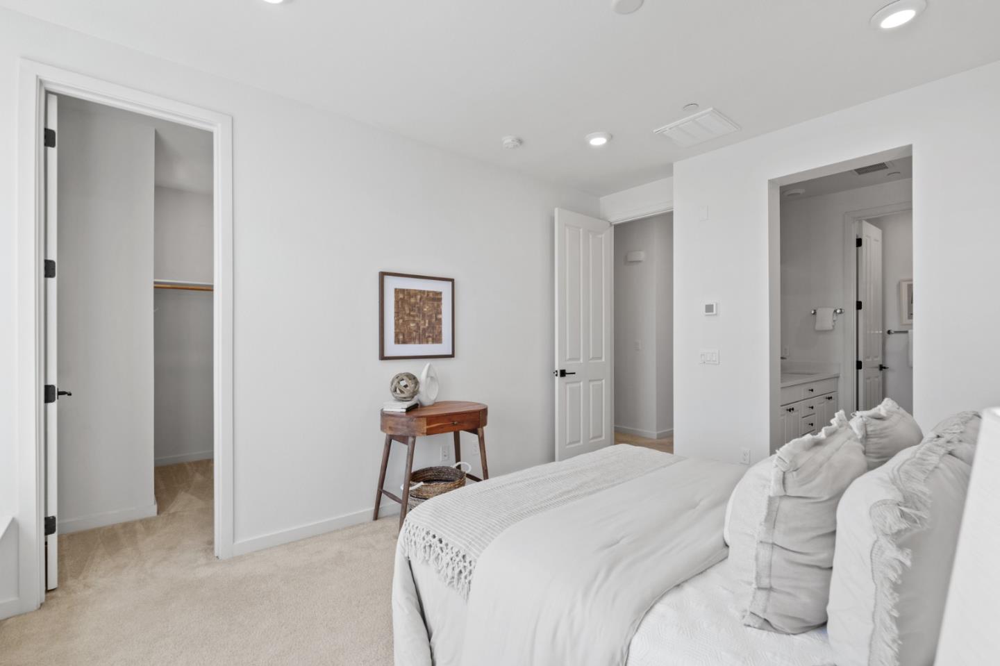 Detail Gallery Image 29 of 60 For 817 Galt Ter #2,  Sunnyvale,  CA 94085 - 3 Beds | 2/2 Baths
