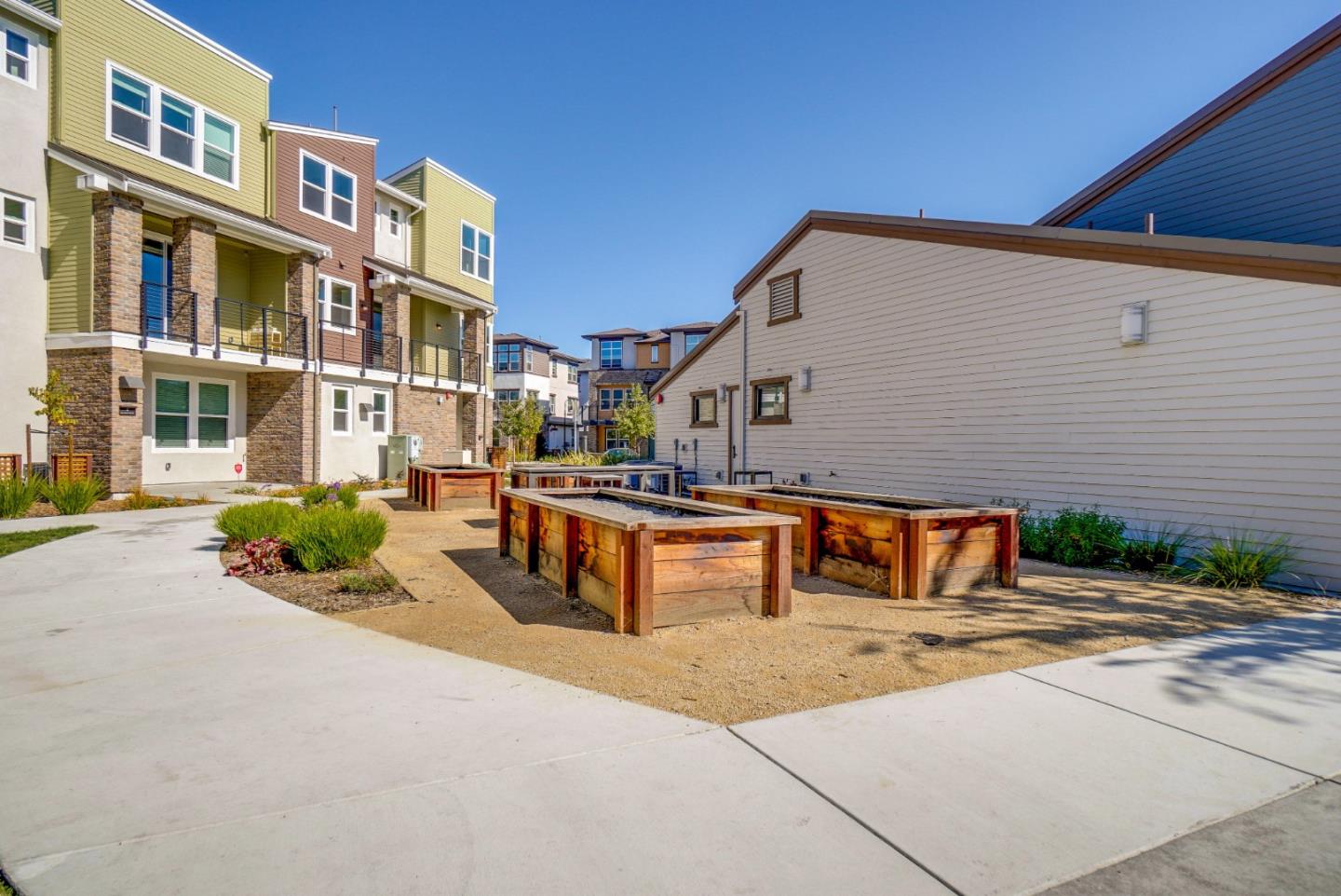 Detail Gallery Image 53 of 60 For 817 Galt Ter #2,  Sunnyvale,  CA 94085 - 3 Beds | 2/2 Baths