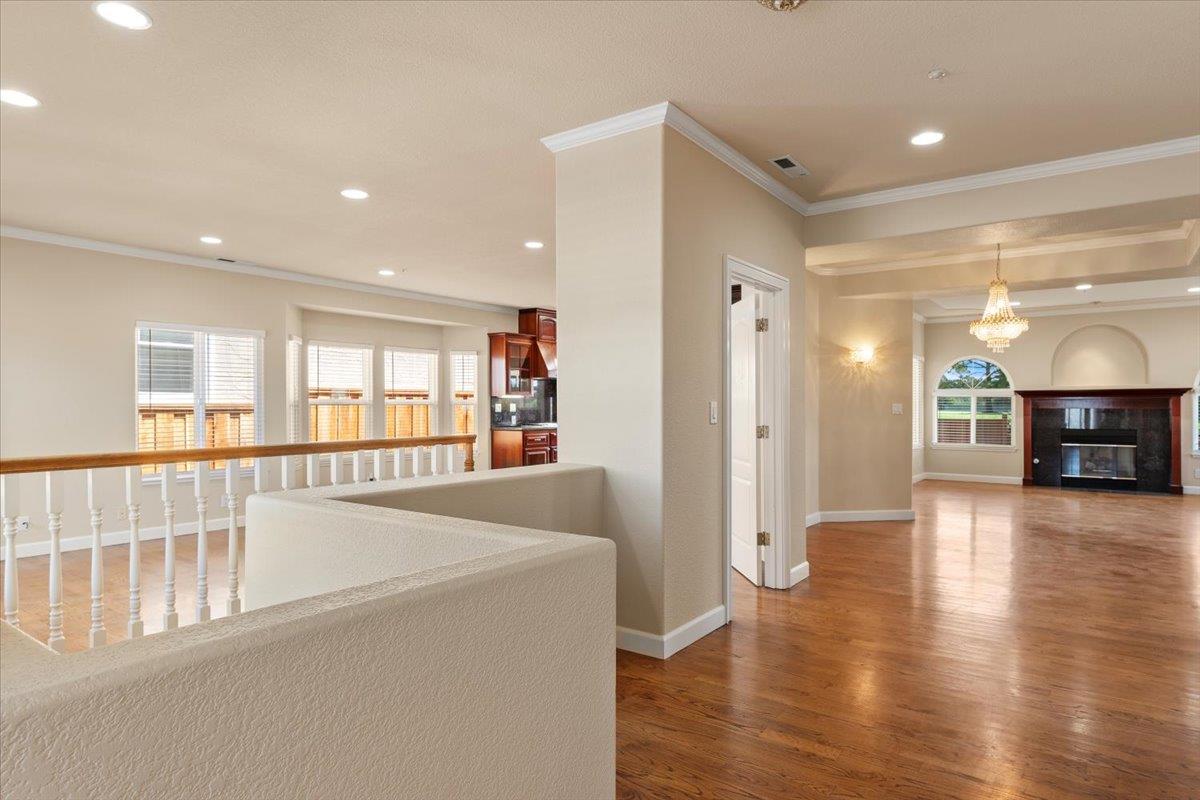 Detail Gallery Image 11 of 47 For 2557 Colonial Cir, Royal Oaks,  CA 95076 - 3 Beds | 2/1 Baths