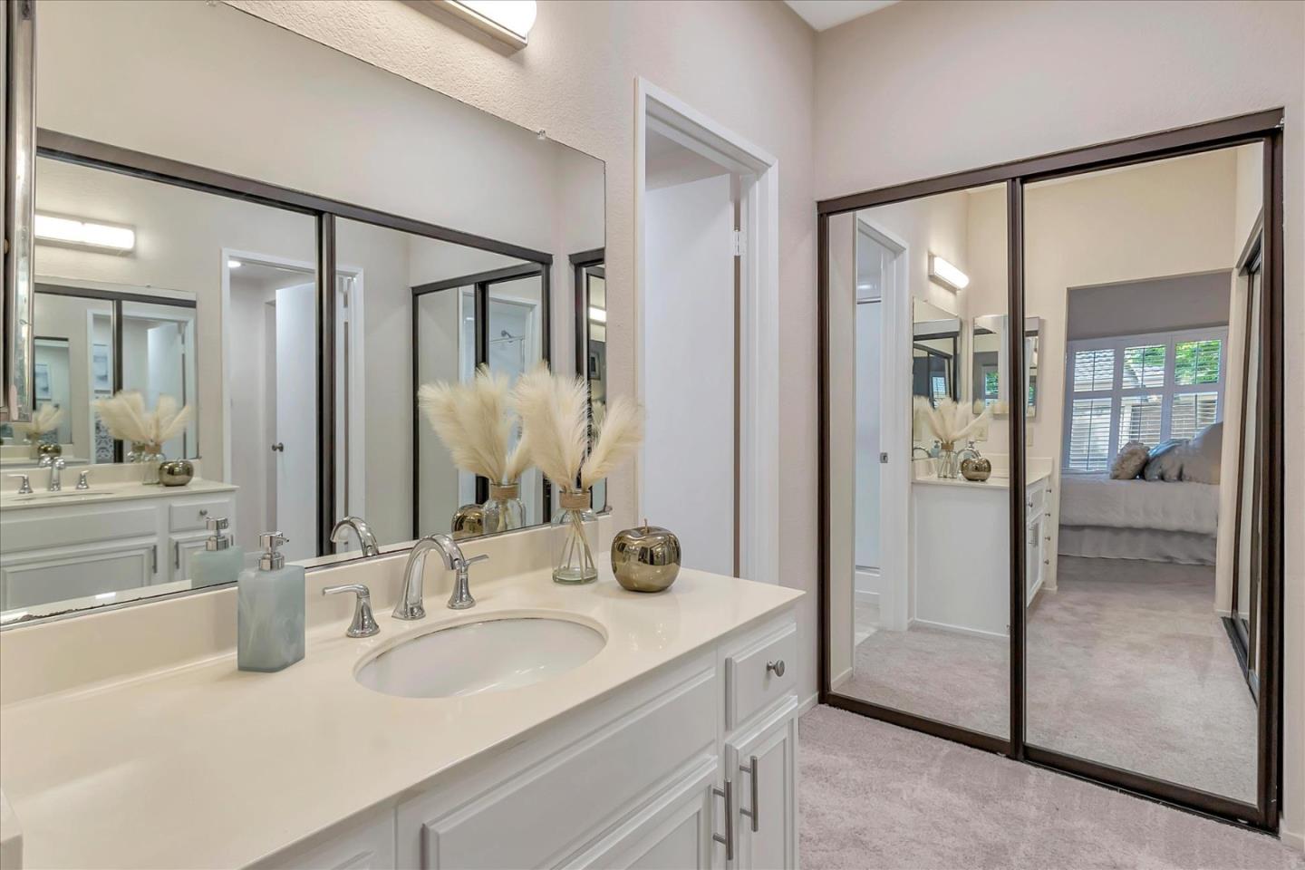 Detail Gallery Image 18 of 28 For 2052 Foxhall Loop, San Jose,  CA 95125 - 2 Beds | 2 Baths