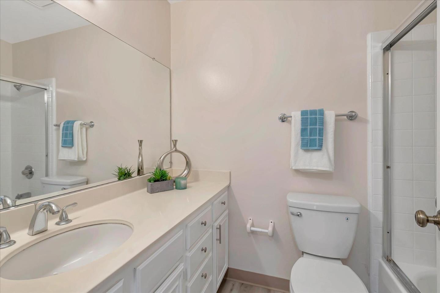Detail Gallery Image 20 of 28 For 2052 Foxhall Loop, San Jose,  CA 95125 - 2 Beds | 2 Baths